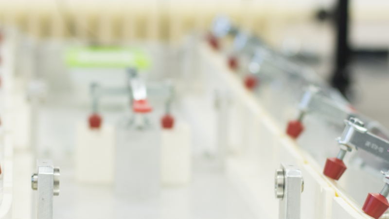 <span style="font-size: 24pt; font-family: Montserrat; color: #ffffff;">KOMPLEXE DIENSTLEISTUNGEN IN DEN BEREICHEN PR&Uuml;FUNG, INSPEKTION UND ZERTIFIZIERUNG</span><span style="font-size: medium;"></span>